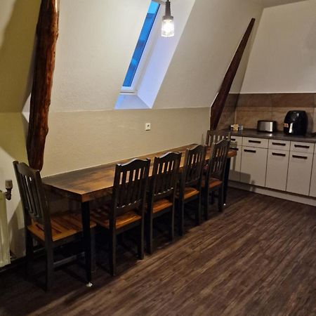 Victory Guesthouse - Handwerker Pension Билефелд Екстериор снимка