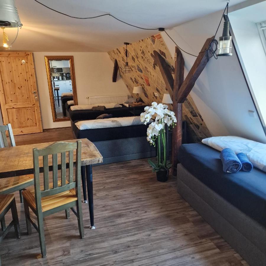 Victory Guesthouse - Handwerker Pension Билефелд Екстериор снимка