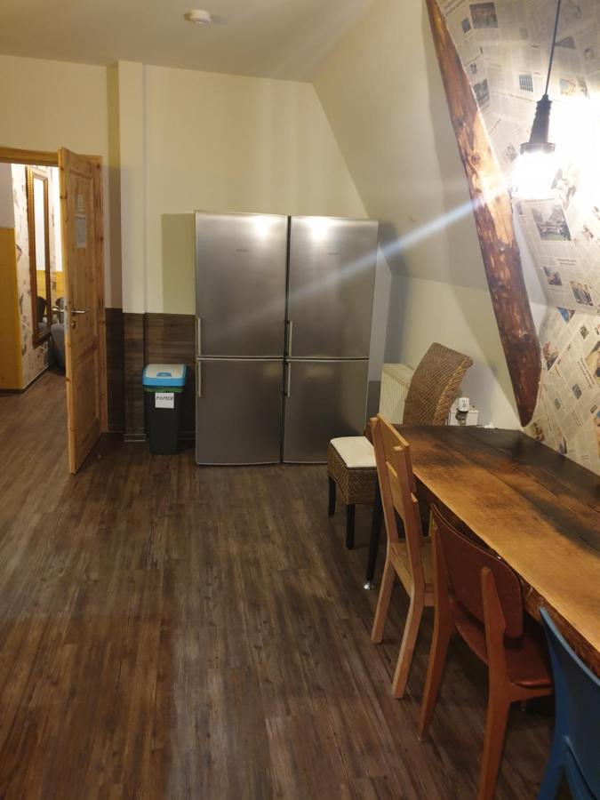 Victory Guesthouse - Handwerker Pension Билефелд Екстериор снимка